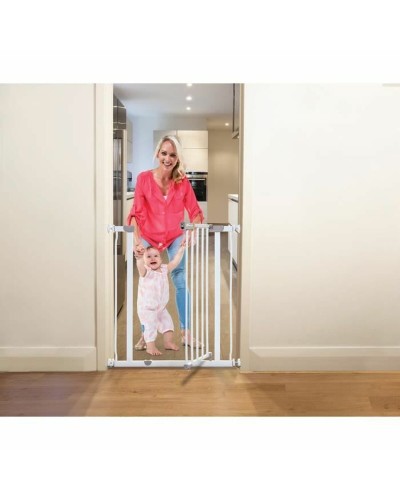 Dreambaby Safety Gate: Extra Wide and Adjustable Baby Safety Barrier, Ideal for Stairs and Doorways
